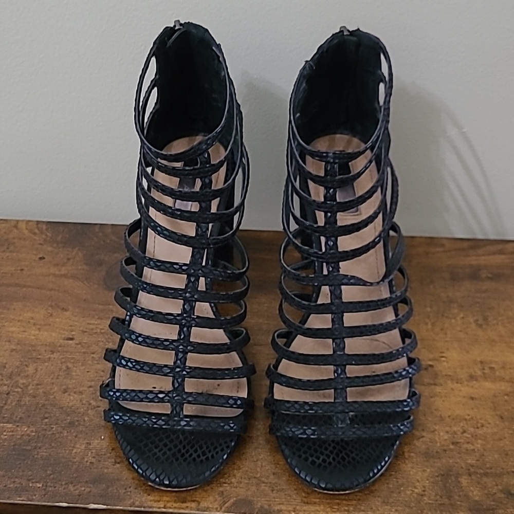 Tahari Black Strappy Textured Heeled Sandals size 7 - Picture 2 of 12